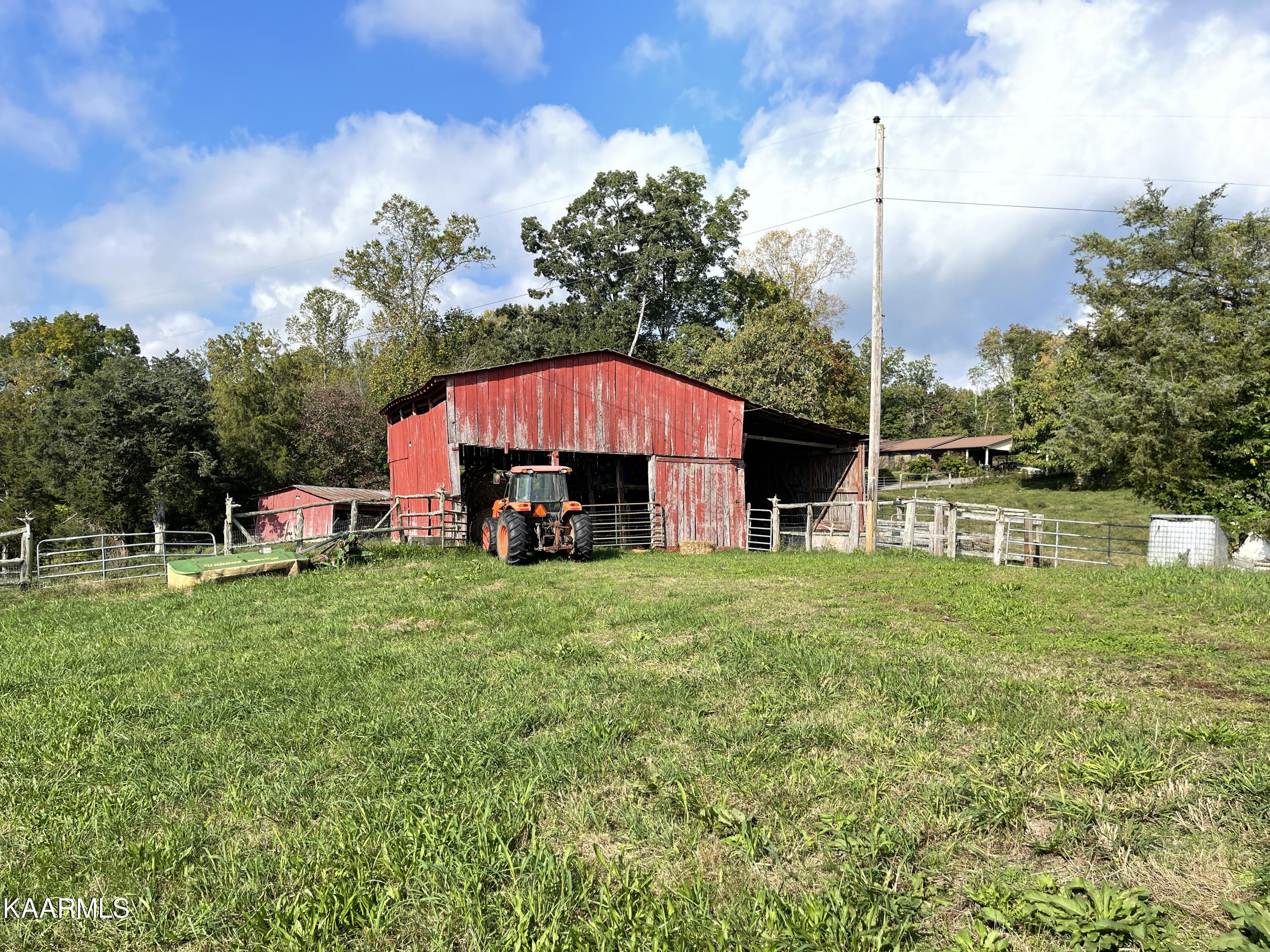 433 Barker Road New Tazewell, TN 37825 - Photo 14 of 36 14