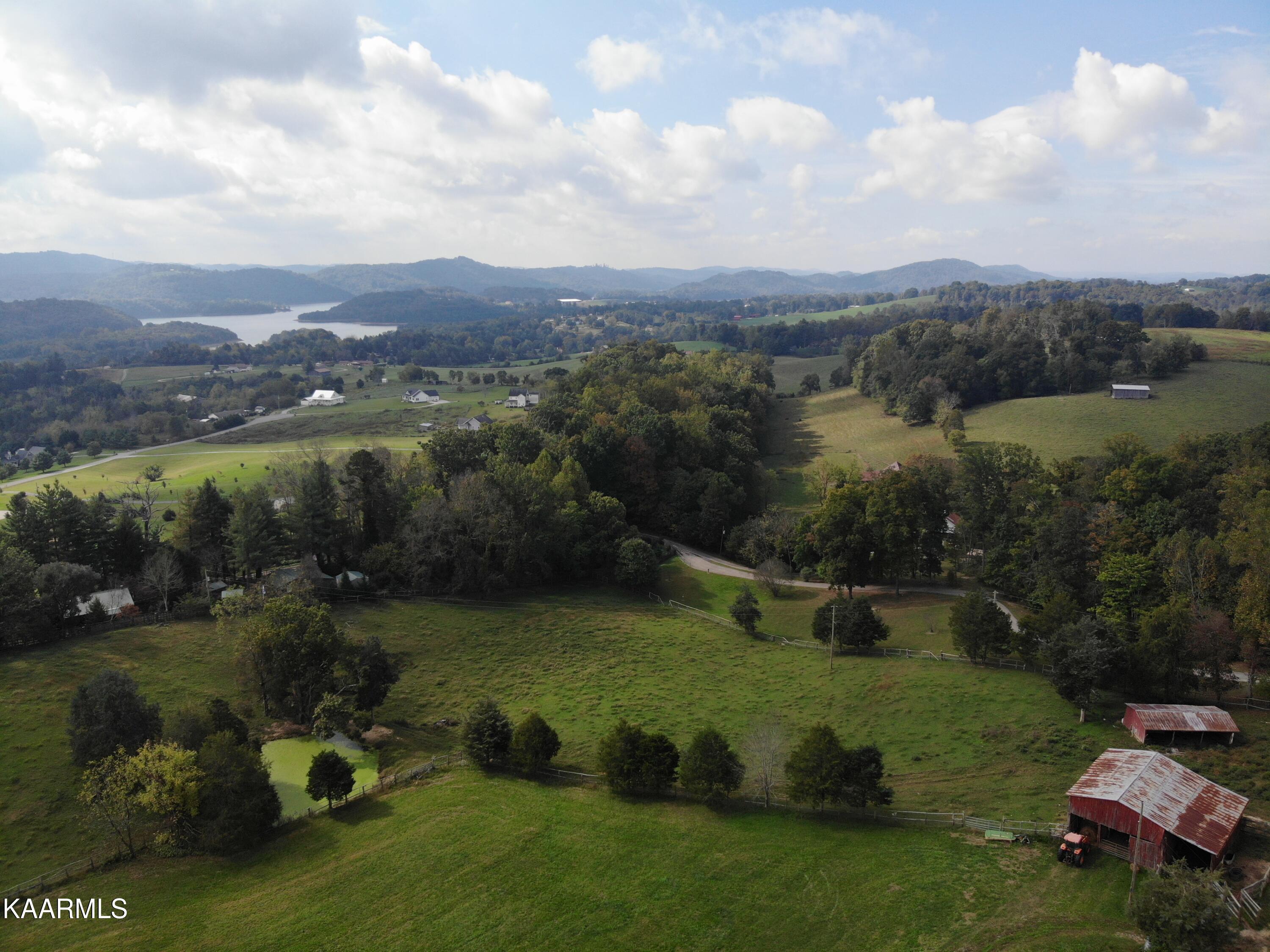 433 Barker Road New Tazewell, TN 37825 - Photo 21 of 36 21