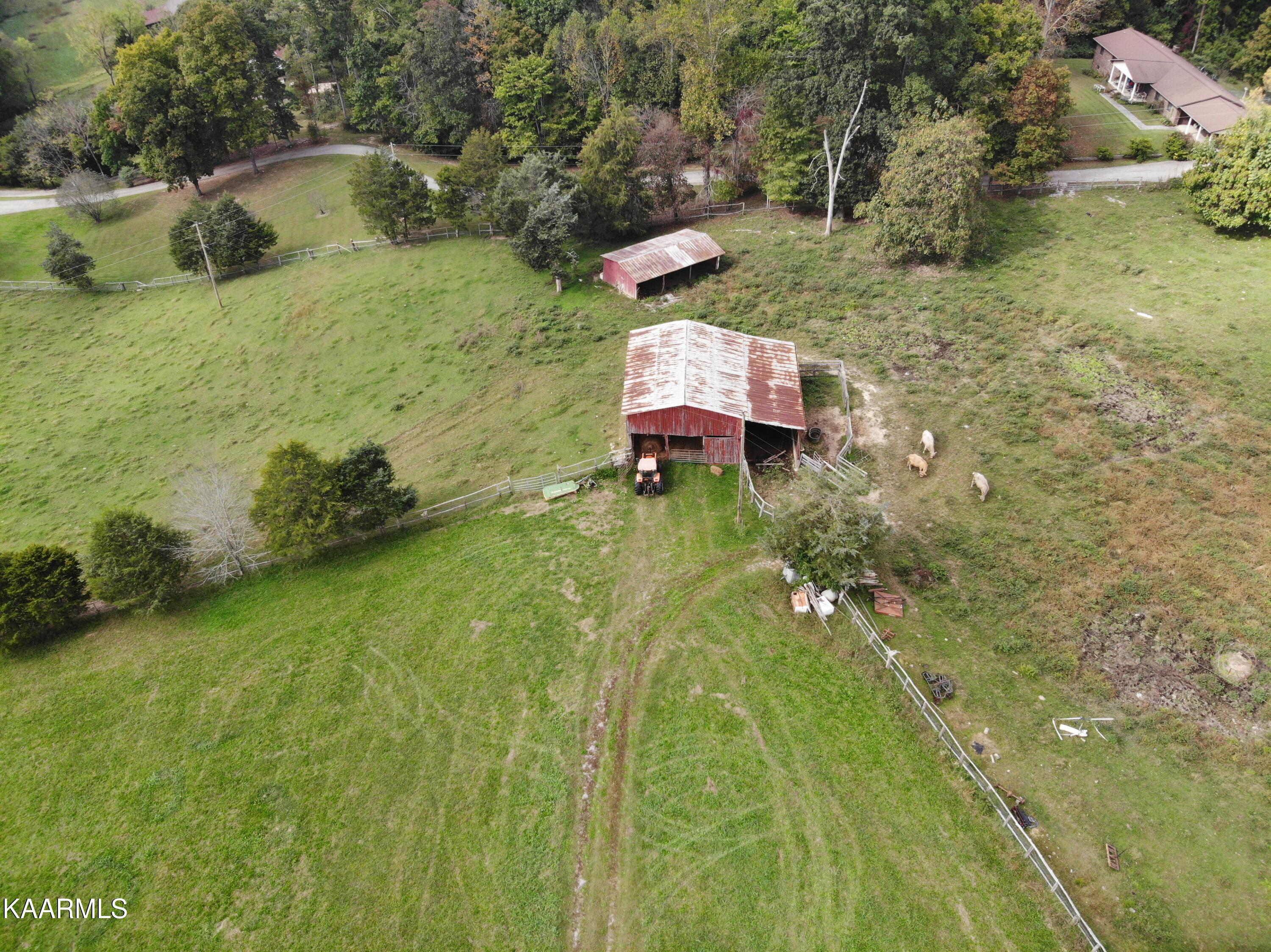 433 Barker Road New Tazewell, TN 37825 - Photo 22 of 36 22