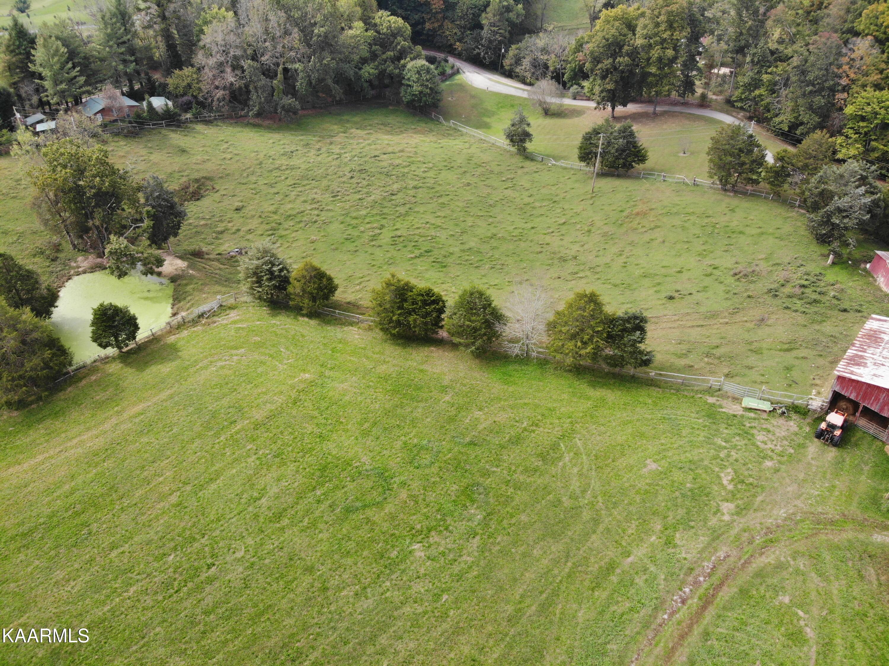 433 Barker Road New Tazewell, TN 37825 - Photo 23 of 36 23