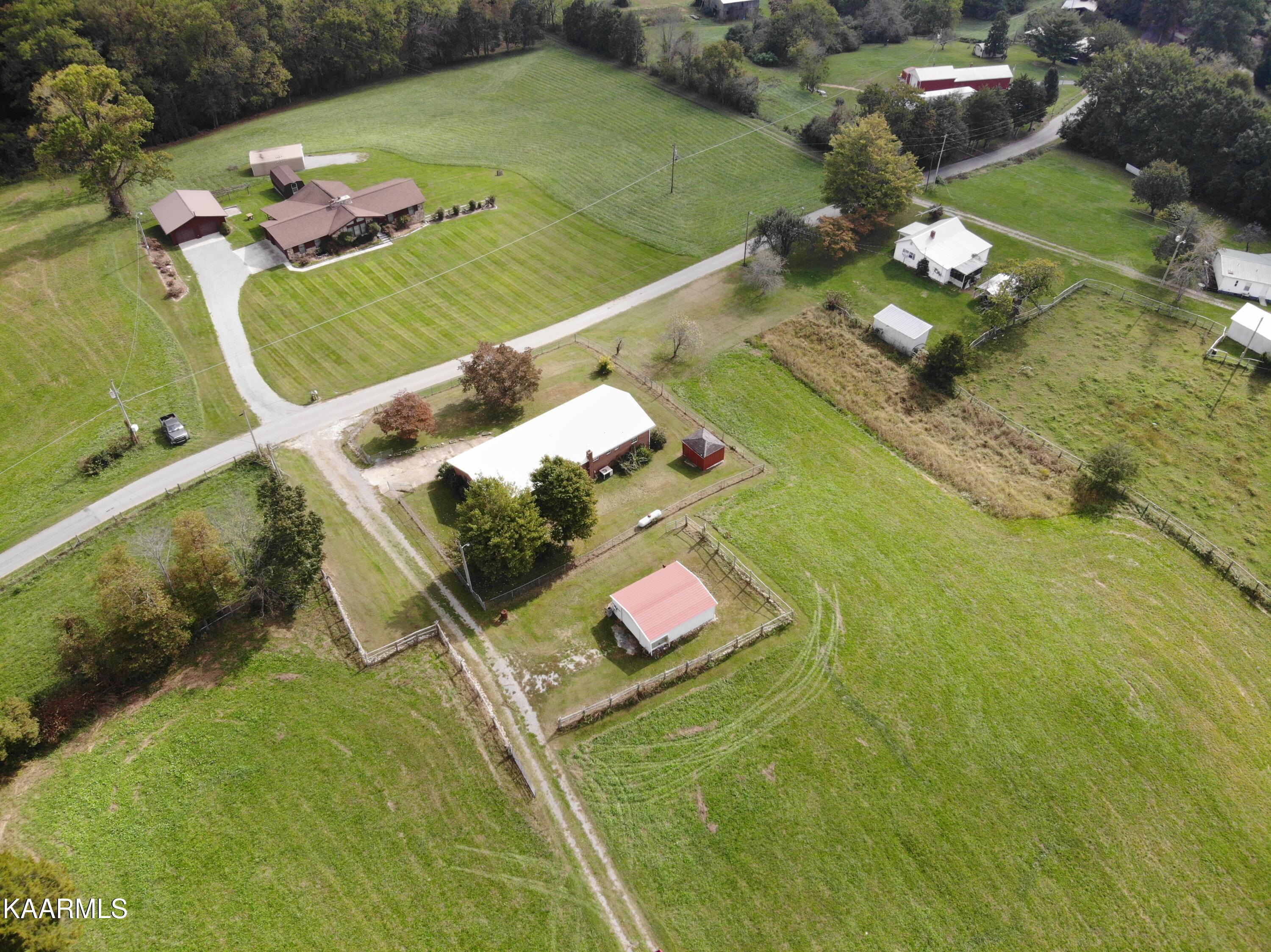 433 Barker Road New Tazewell, TN 37825 - Photo 24 of 36 24