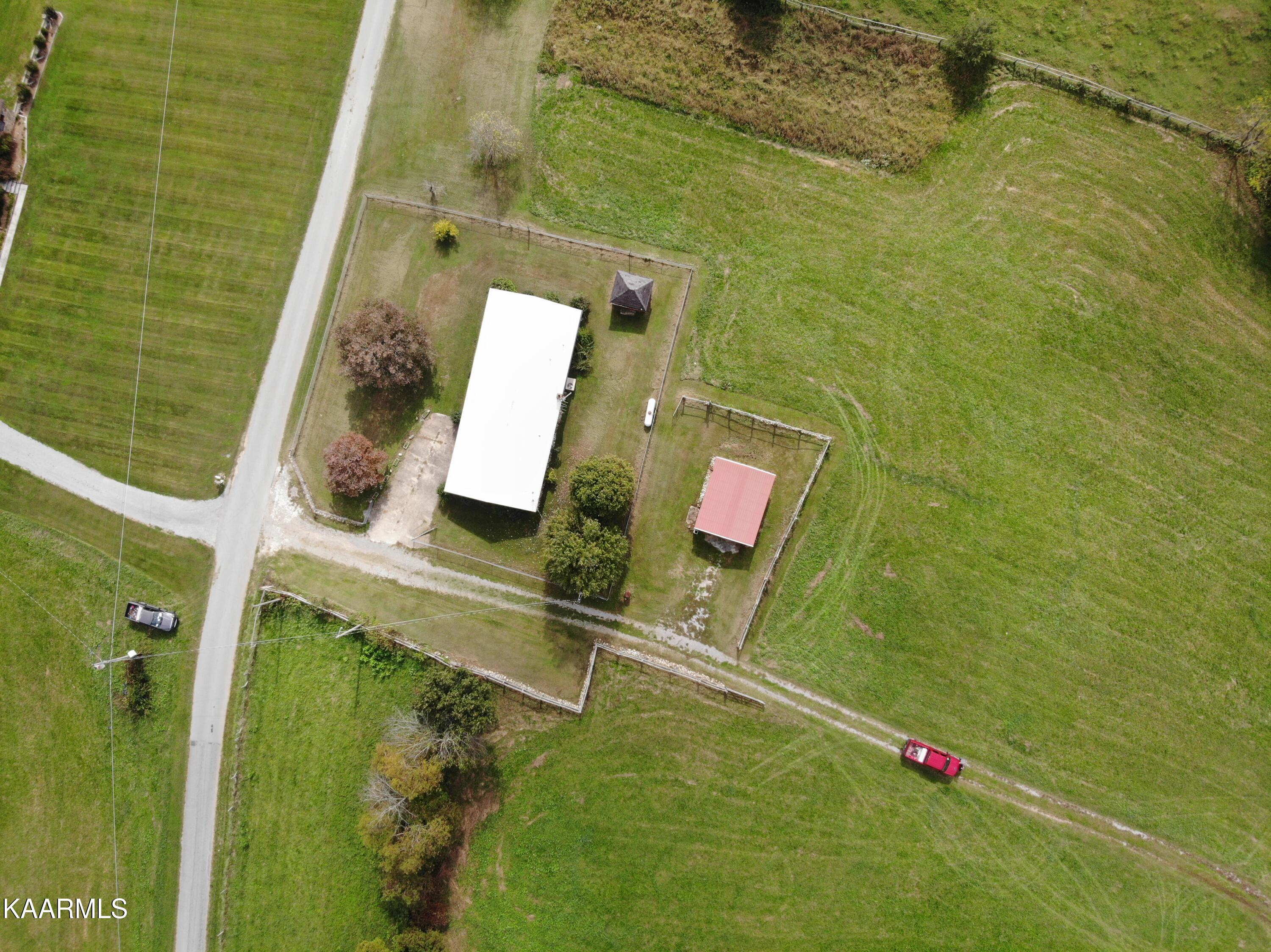 433 Barker Road New Tazewell, TN 37825 - Photo 26 of 36 26