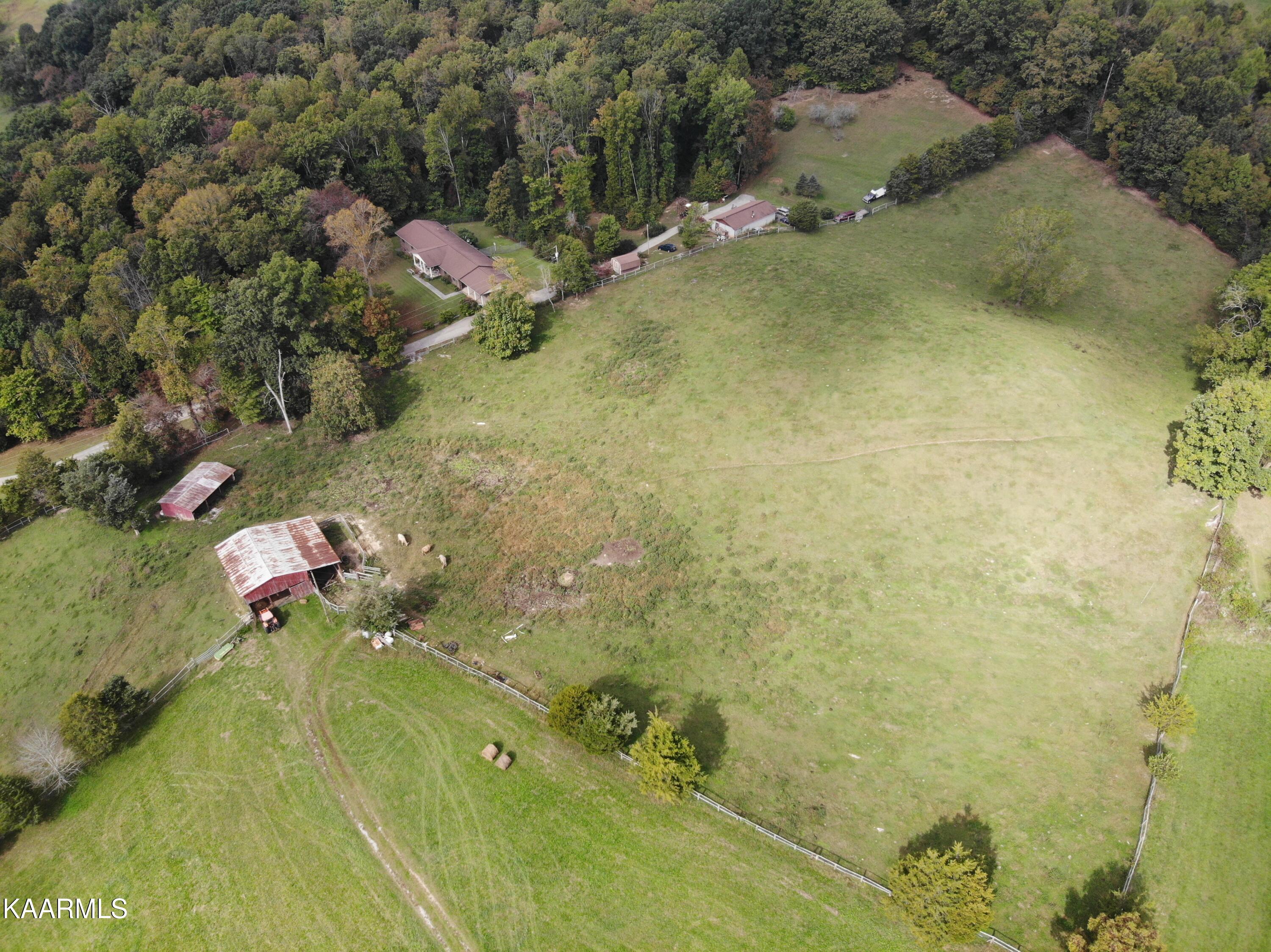 433 Barker Road New Tazewell, TN 37825 - Photo 27 of 36 27
