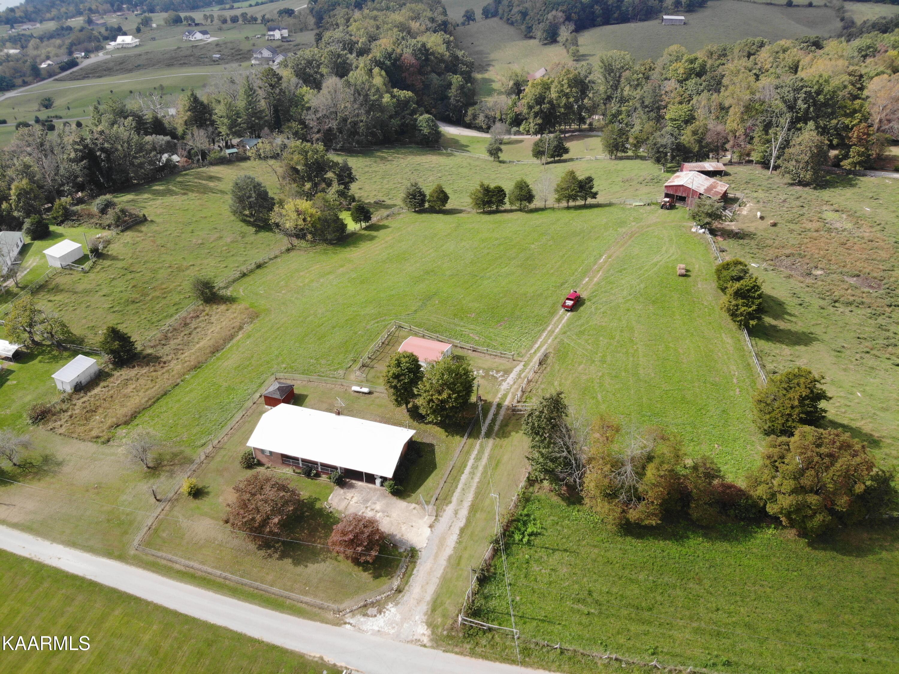 433 Barker Road New Tazewell, TN 37825 - Photo 31 of 36 31