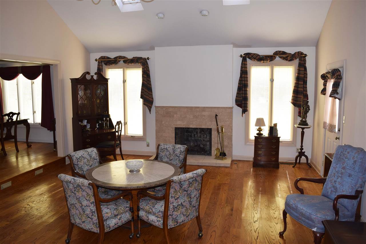 901 Hermitage Road Evansville, IN 47725 - Photo 4 of 36 Gallery Image 4