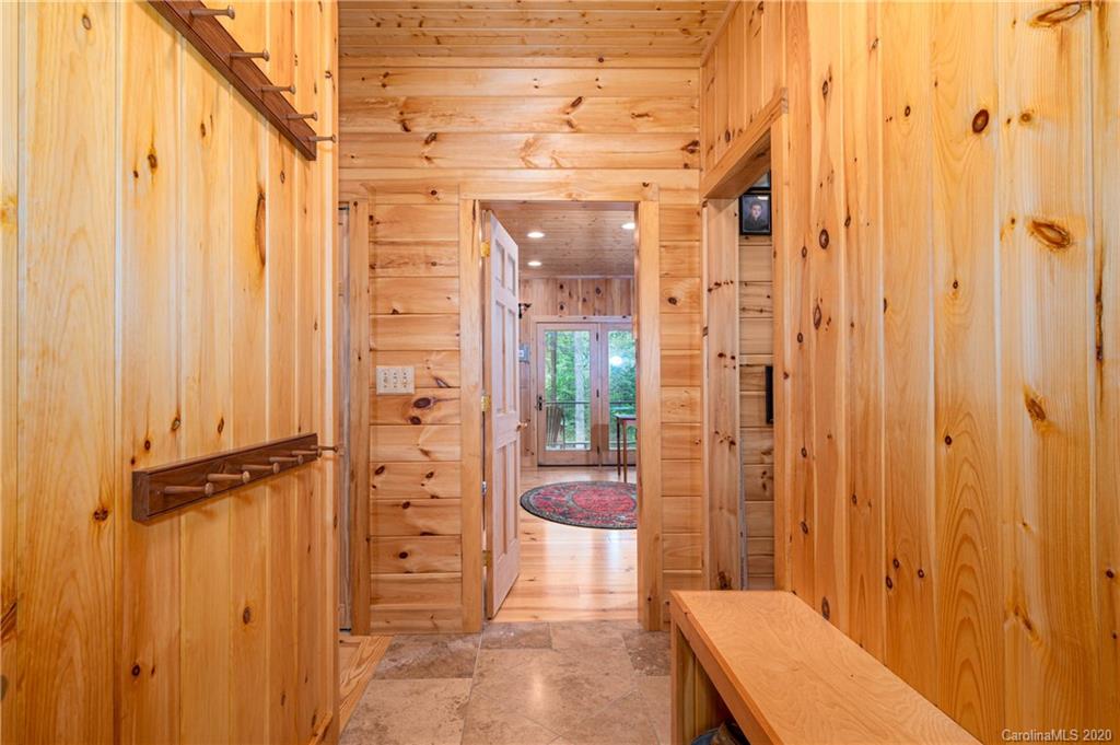 682 Clinic Road Balsam Grove, NC 28708 - Photo 5 of 37 Gallery Image 5