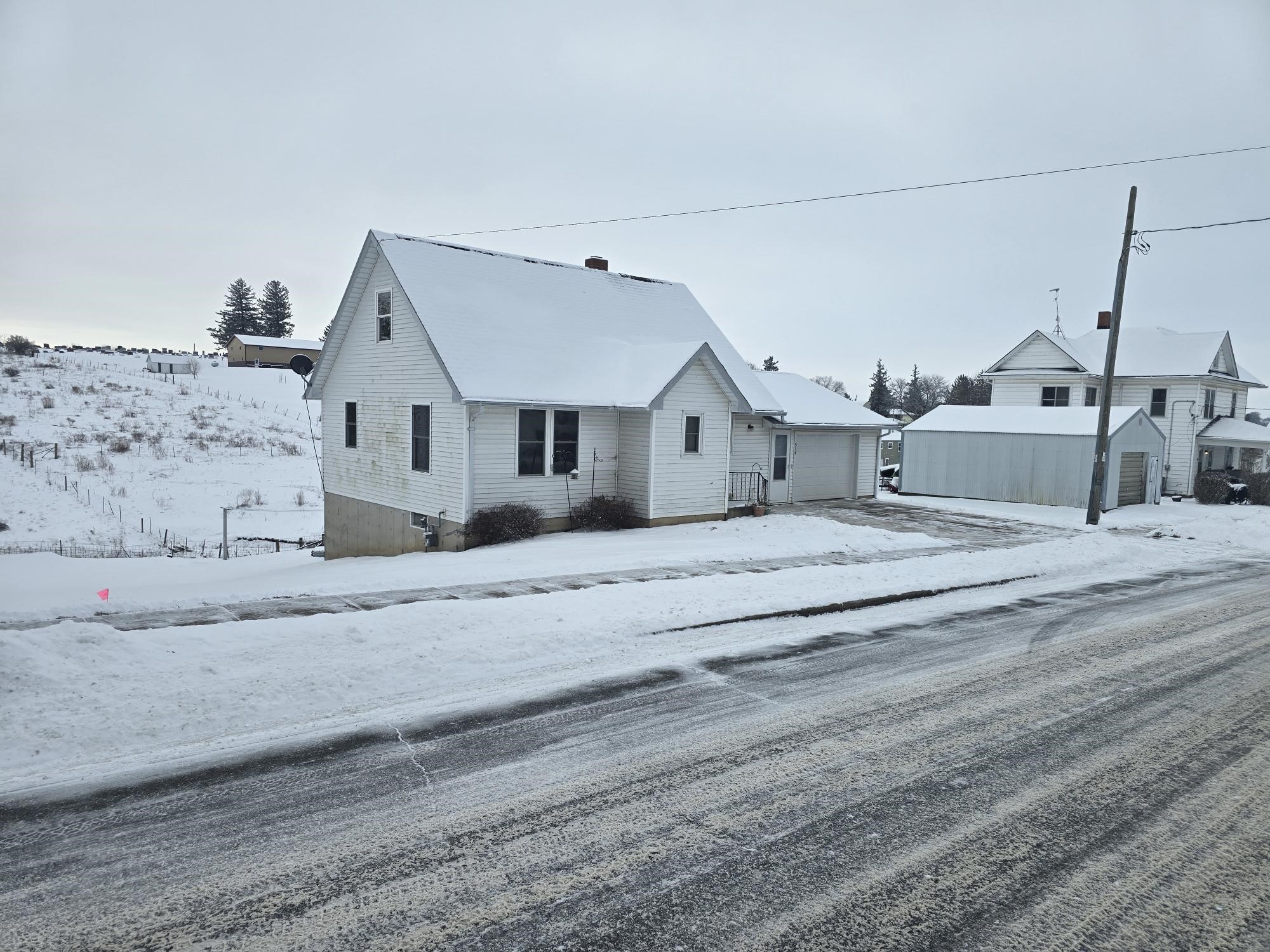 514 Mill Street Bloomington, WI 53804 - Photo 2 of 10