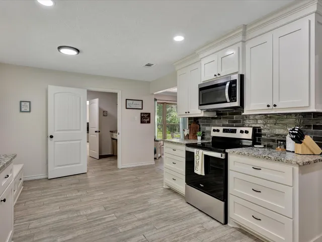 $289,000 | 408 West Eucalyptus St Village Mills, Village Mills, TX 77663