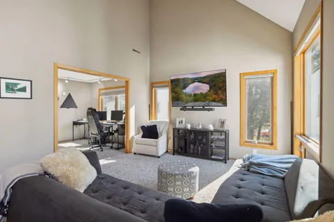 $228,500 | 3047 Lake Shore Drive, Unit B, Minneapolis, MN 55416