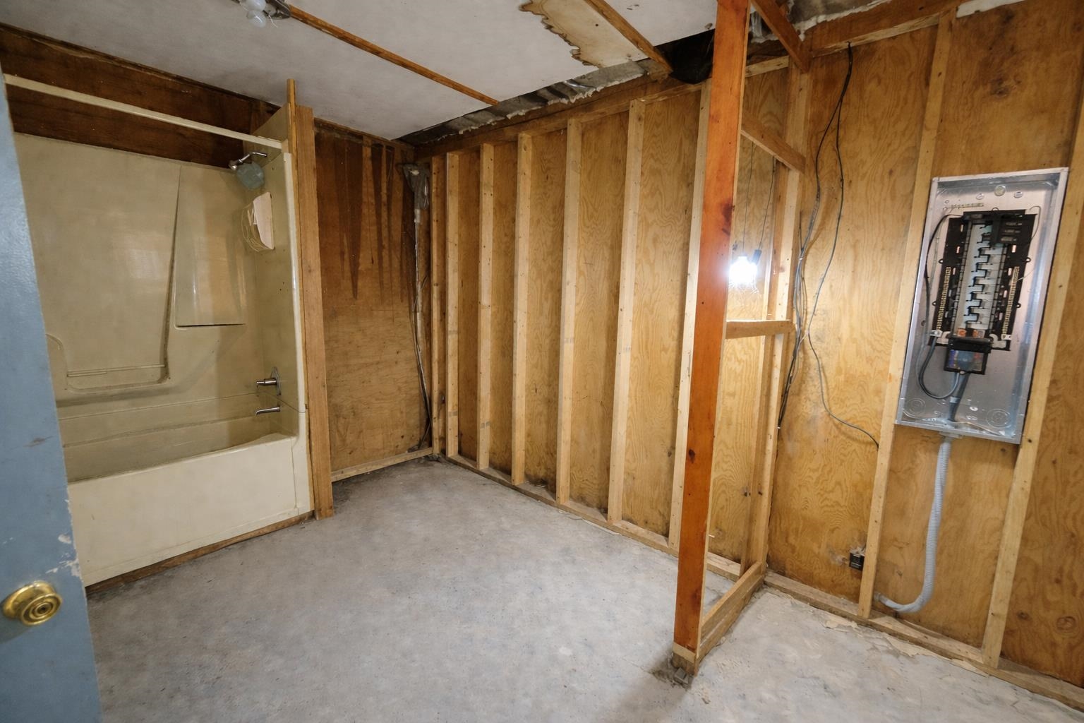 1526 Old River Road Hartford, VT 05001 - Photo 7 of 14