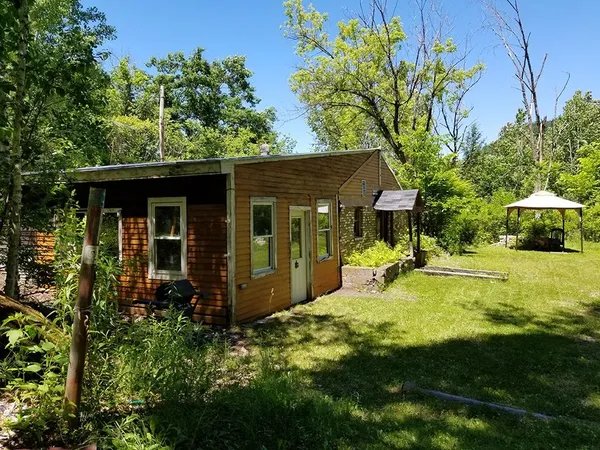 $89,000 | 1526 Old River Road, Hartford, VT 05001