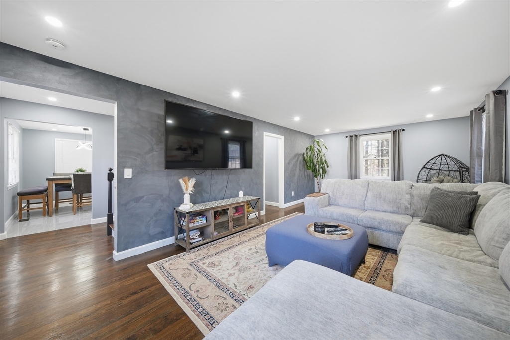 24 Hunters Lane Nashua, NH 03063 - Photo 13 of 42