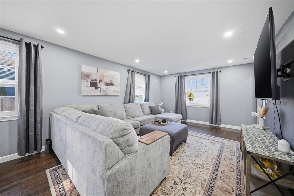 24 Hunters Lane Nashua, NH 03063 - Photo 14 of 42