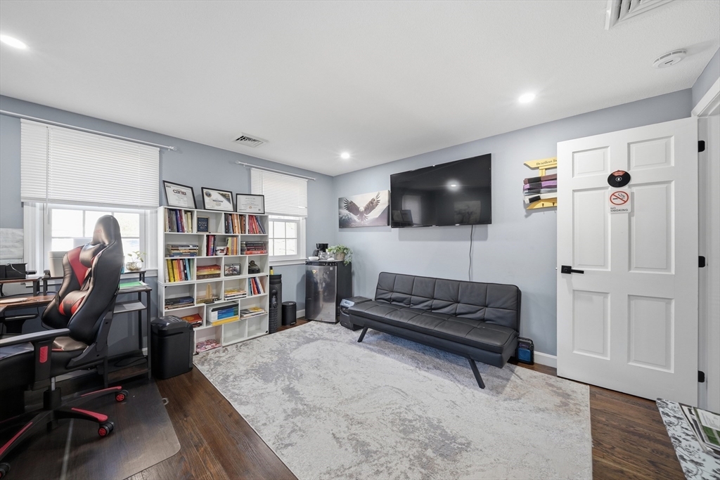 24 Hunters Lane Nashua, NH 03063 - Photo 21 of 42