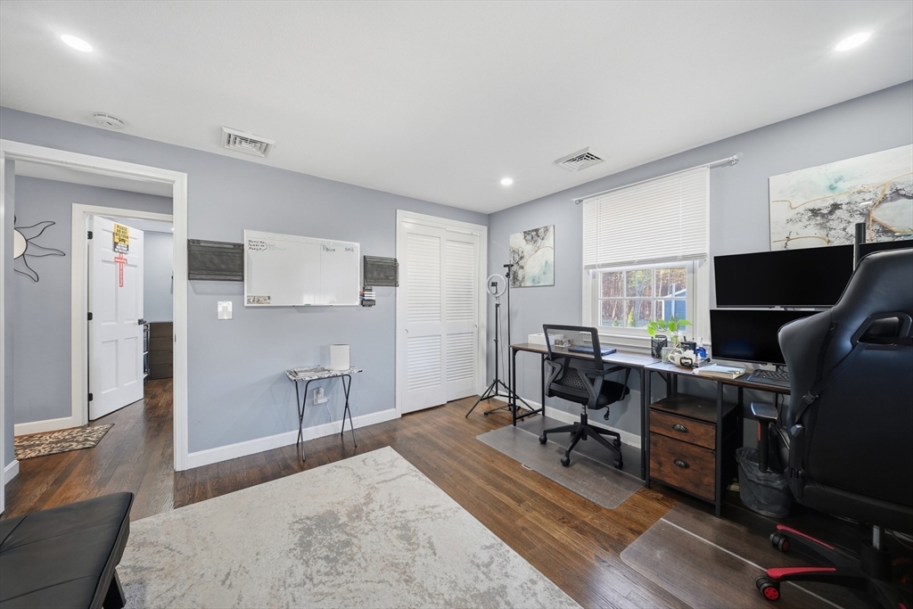 24 Hunters Lane Nashua, NH 03063 - Photo 23 of 42