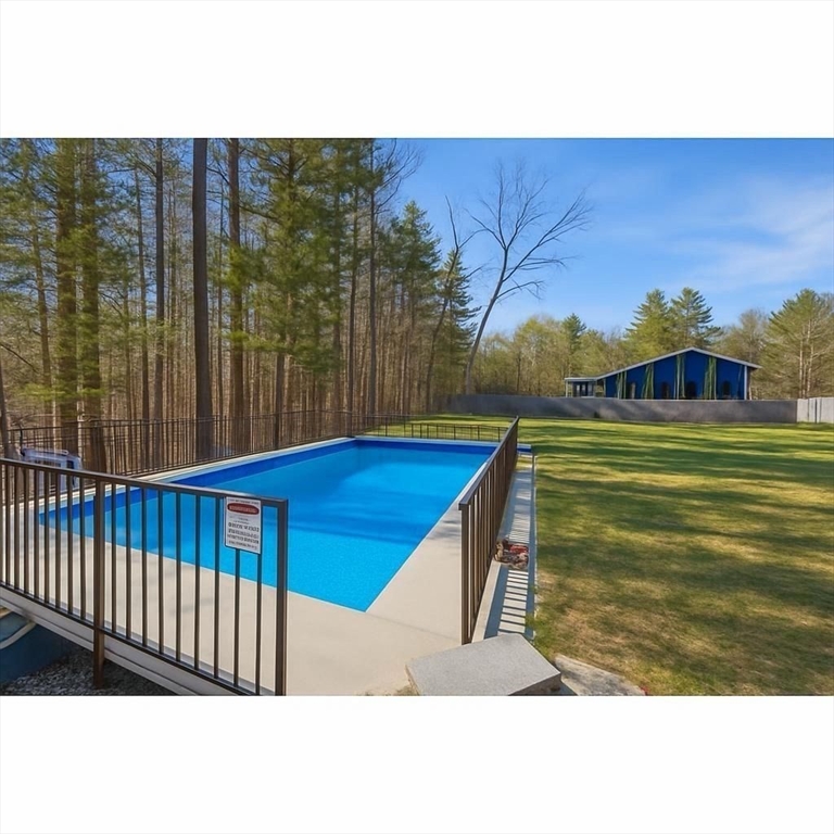 24 Hunters Lane Nashua, NH 03063 - Photo 29 of 42