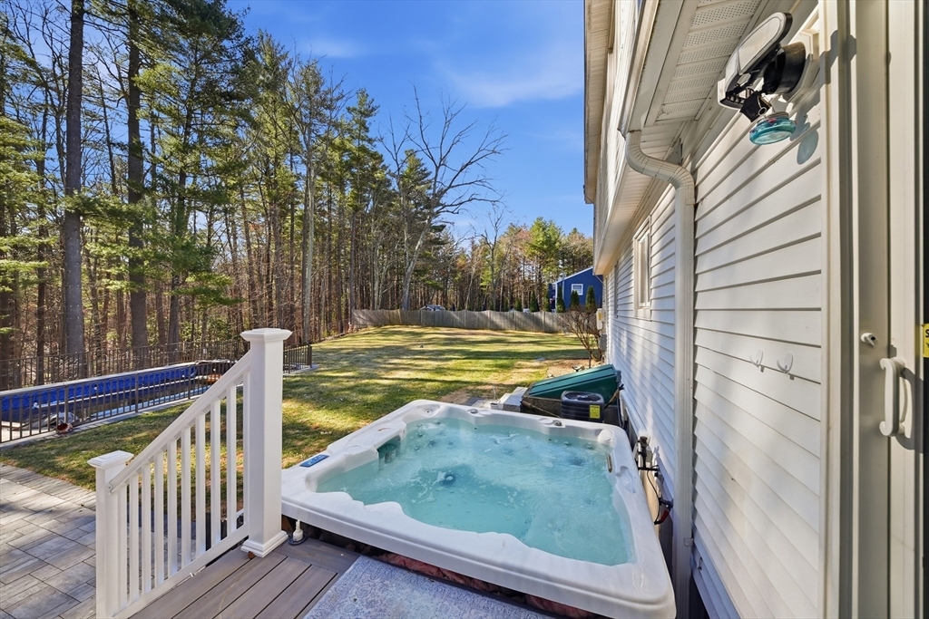 24 Hunters Lane Nashua, NH 03063 - Photo 30 of 42