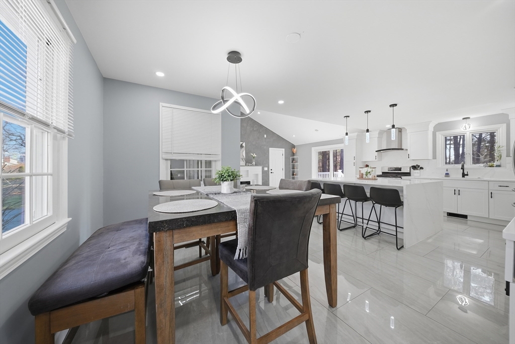 24 Hunters Lane Nashua, NH 03063 - Photo 9 of 42