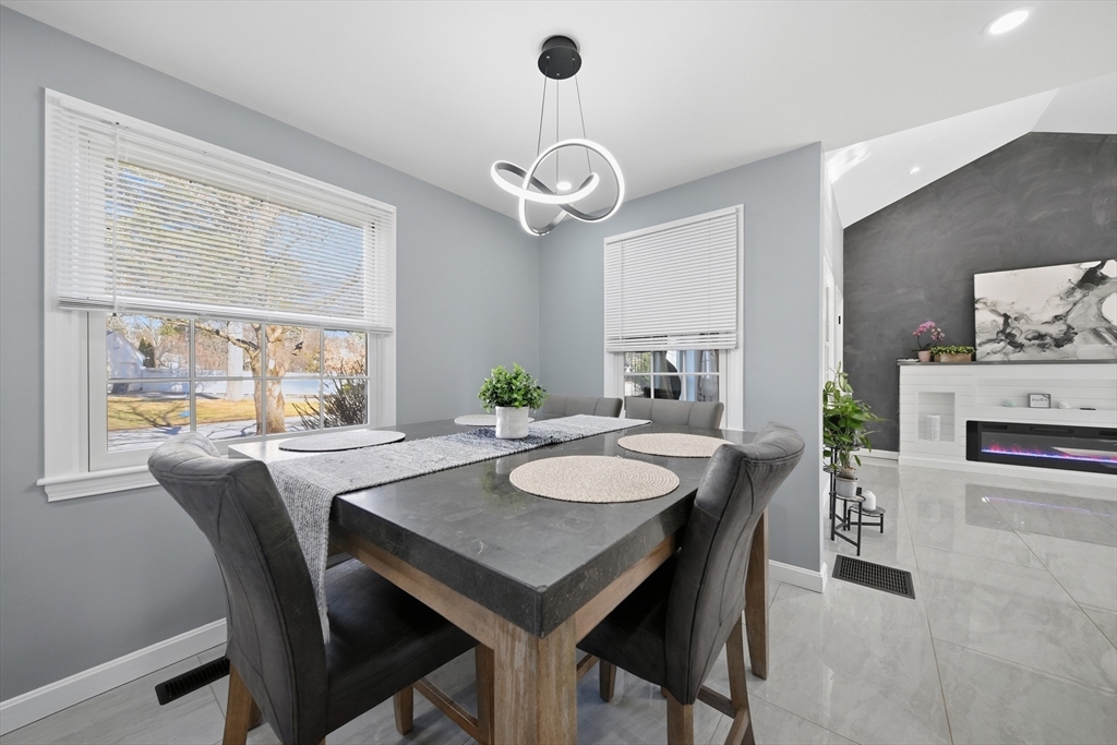 24 Hunters Lane Nashua, NH 03063 - Photo 10 of 42