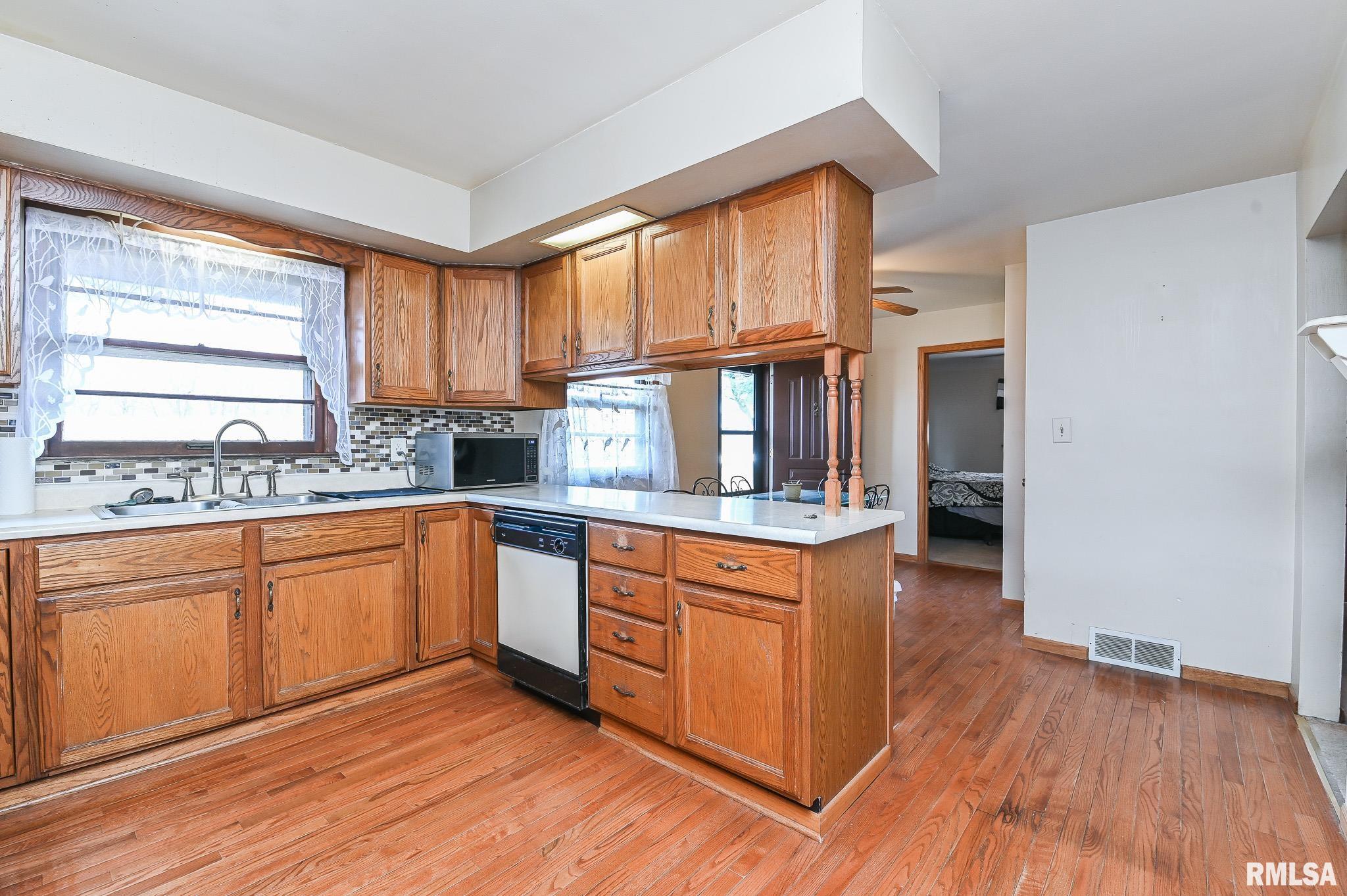 8109 South McCumber Road Mapleton, IL 61547 - Photo 11 of 46