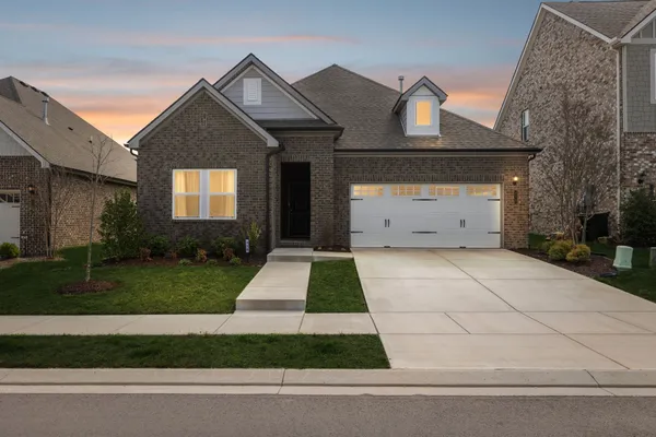 $450,000 | 375 Triple Crown Circle, Gallatin, TN 37066