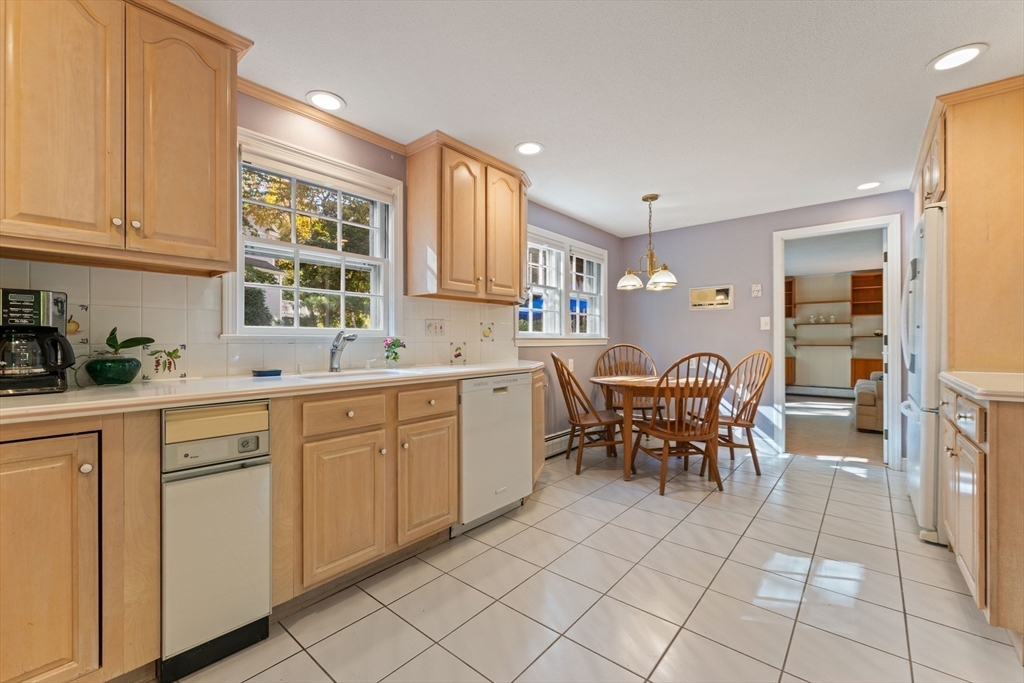 4 Dodge Road Marblehead, MA 01945 - Photo 8 of 36 Gallery Image 8