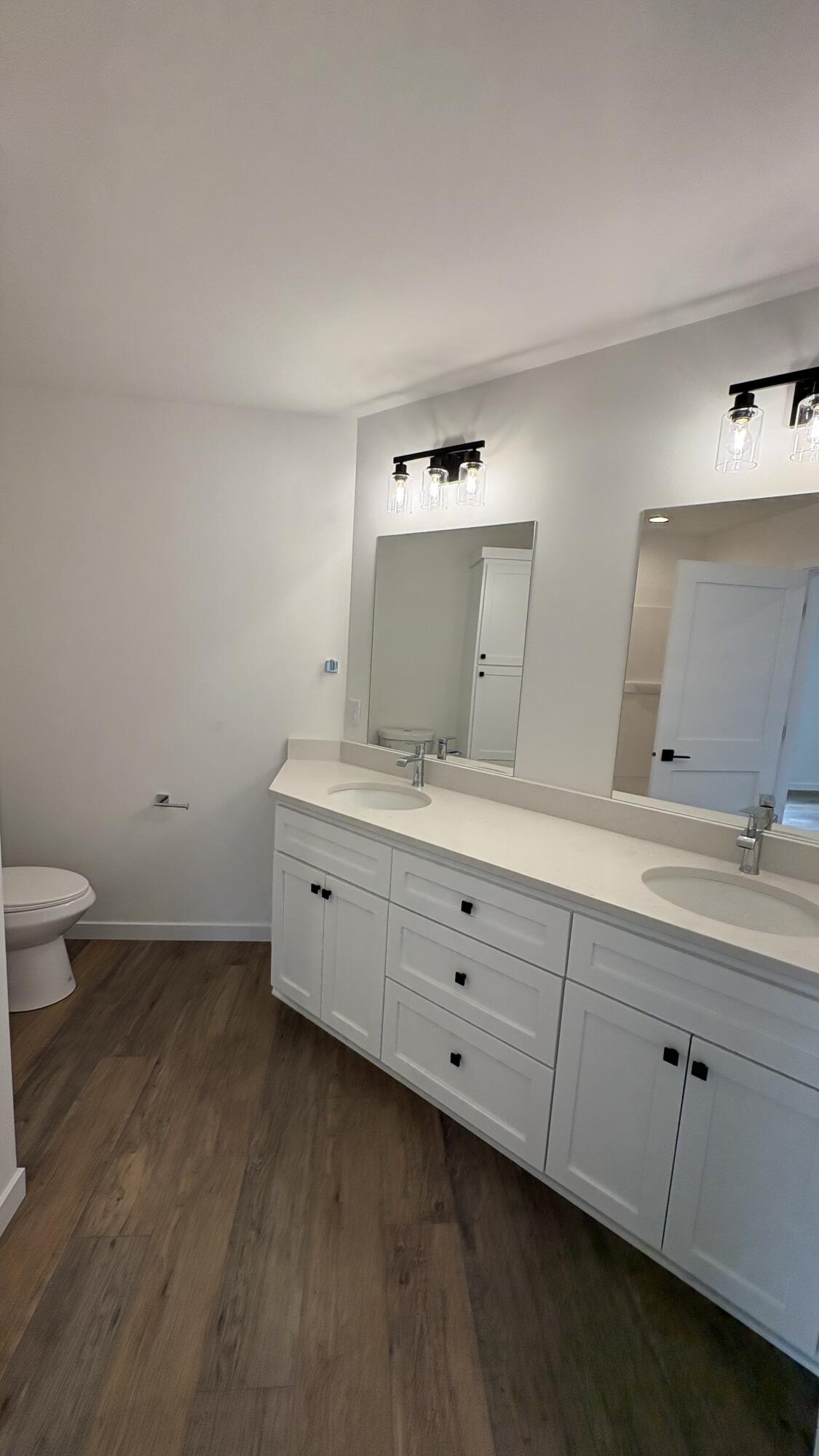 269 Cardinal Drive Sullivan, WI 53178 - Photo 19 of 41 Master Bathroom