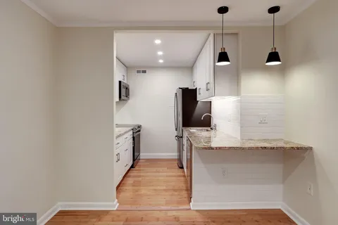 $2,999 | 2711 Ordway Street Northwest, Unit 302, Washington, DC 20008