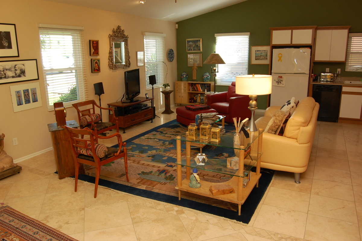 515 East Osborn Road Phoenix, AZ 85012 - Photo 8 of 20 Living Room
