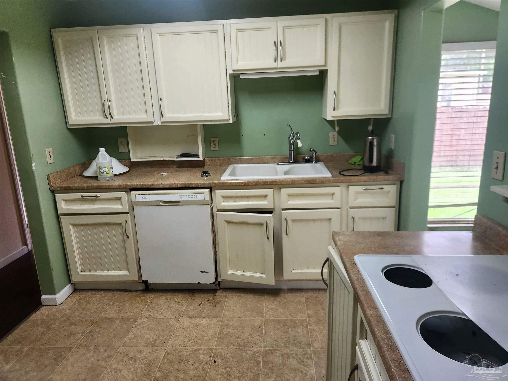907 Rue Max Street Pensacola, FL 32507 - Photo 6 of 15