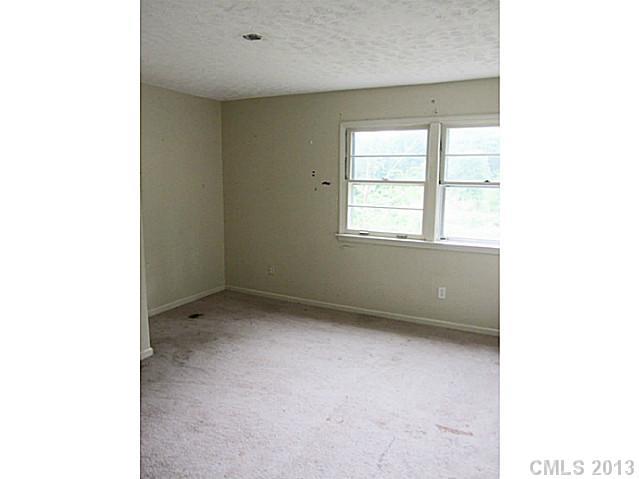 127 East Old Limestone Road York, SC 29745 - Photo 3 of 12 Gallery Image 3