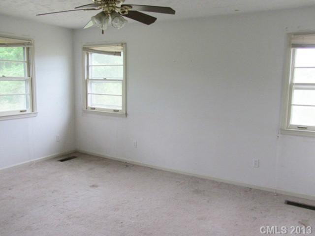 127 East Old Limestone Road York, SC 29745 - Photo 5 of 12 Gallery Image 5