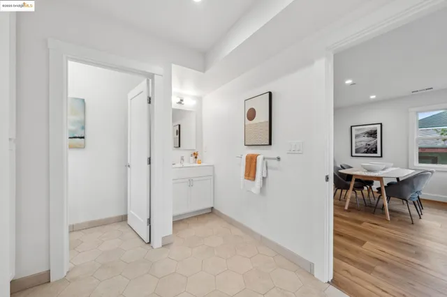 $1,950,000 | 667 Alcatraz Avenue, Oakland, CA 94609