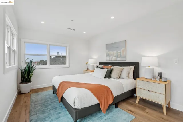 $1,950,000 | 667 Alcatraz Avenue, Oakland, CA 94609