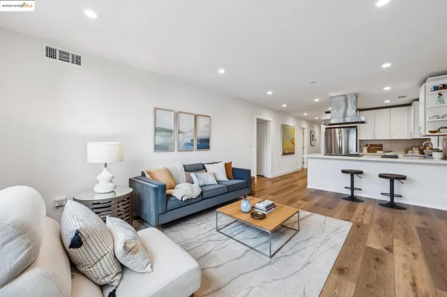 $1,950,000 | 667 Alcatraz Avenue, Oakland, CA 94609