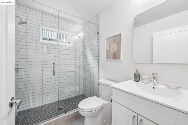 $1,950,000 | 667 Alcatraz Avenue, Oakland, CA 94609