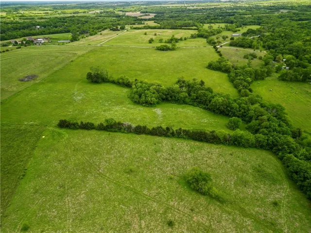 $1,100,000 | 0 U Road, Hoyt, KS 66440
