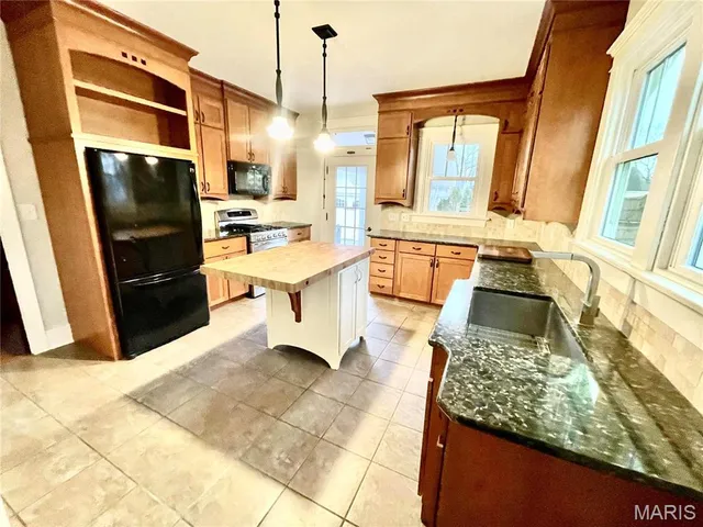 $2,200 | 16 Halleck Avenue, Edwardsville, IL 62025