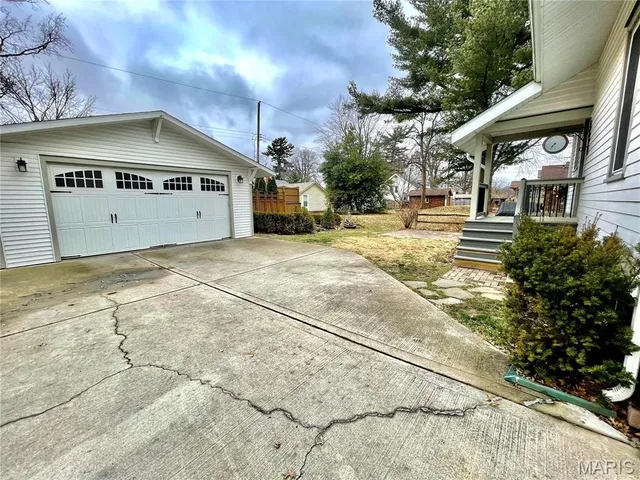 $2,200 | 16 Halleck Avenue, Edwardsville, IL 62025