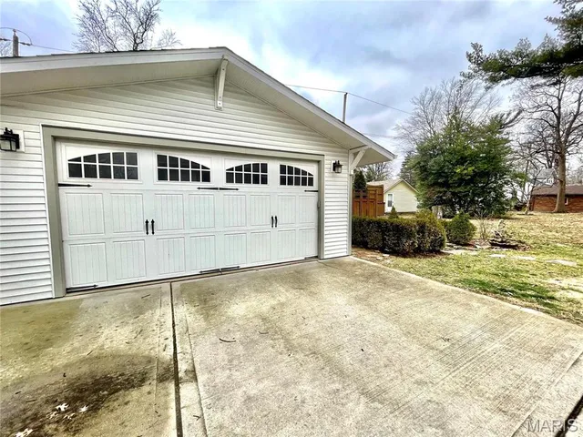 $2,200 | 16 Halleck Avenue, Edwardsville, IL 62025