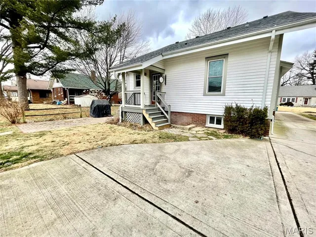 $2,200 | 16 Halleck Avenue, Edwardsville, IL 62025