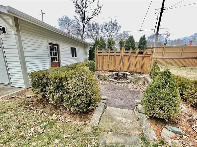 $2,200 | 16 Halleck Avenue, Edwardsville, IL 62025