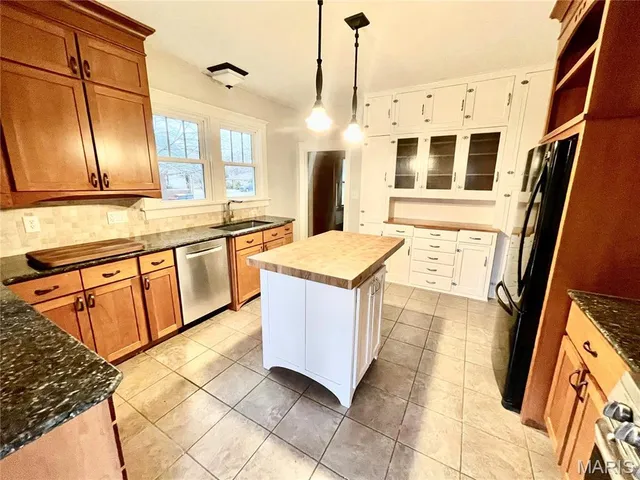 $2,200 | 16 Halleck Avenue, Edwardsville, IL 62025