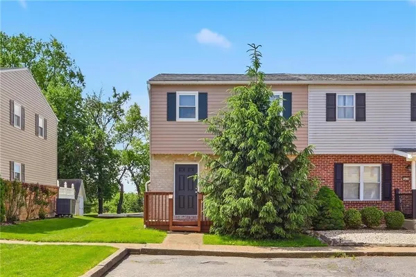 $284,900 | 5612 Greens Drive, Lower Macungie Township, PA 18106