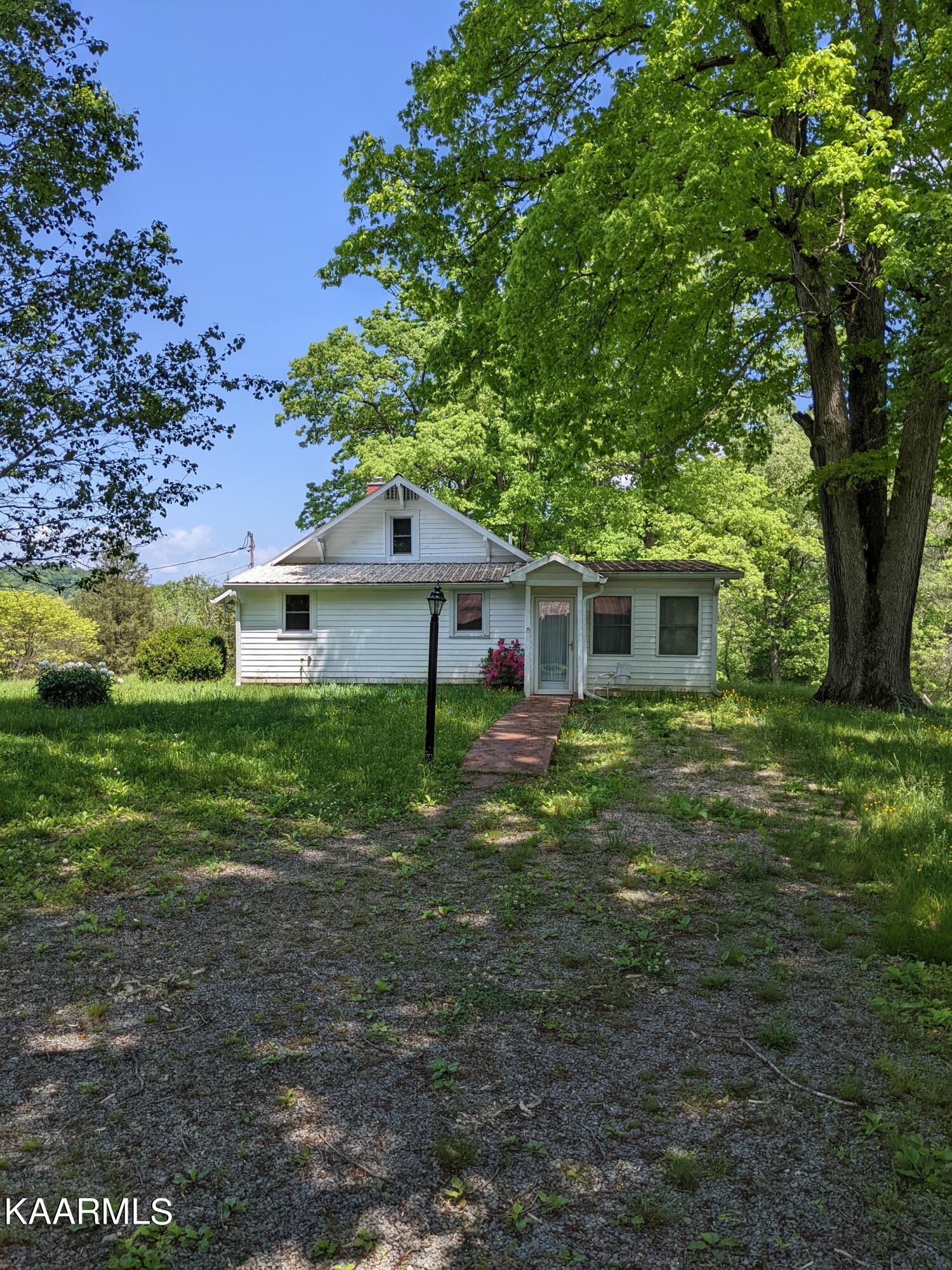 9703 Hill Road Knoxville, TN 37938 - Photo 11 of 27 PXL_20220511_182111517.MP