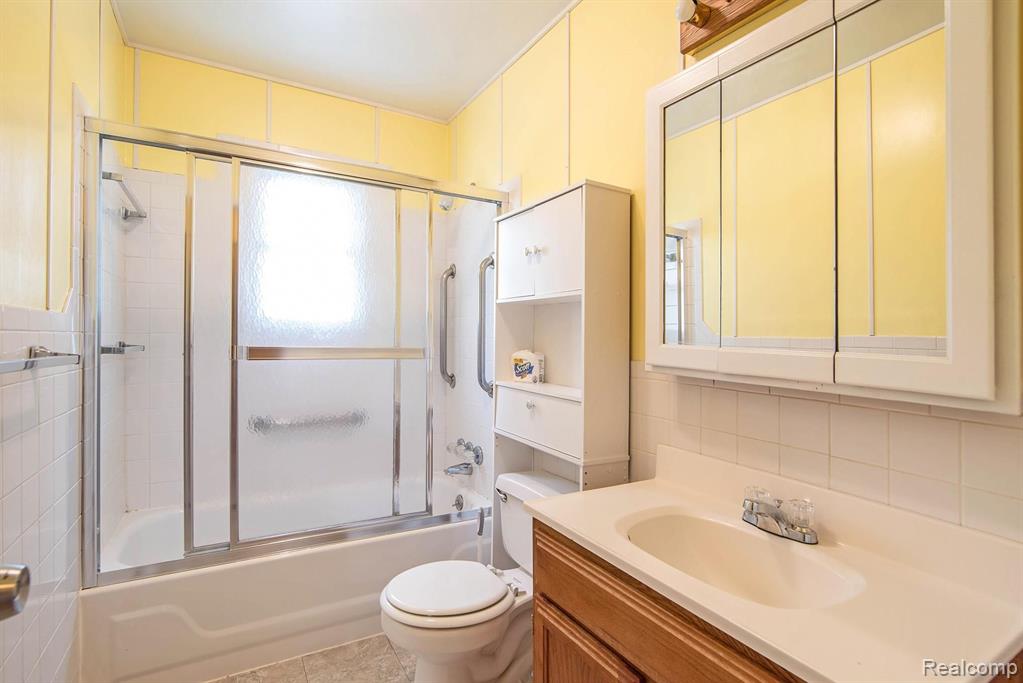 5054 Coldwater Road Flint, MI 48504 - Photo 14 of 25