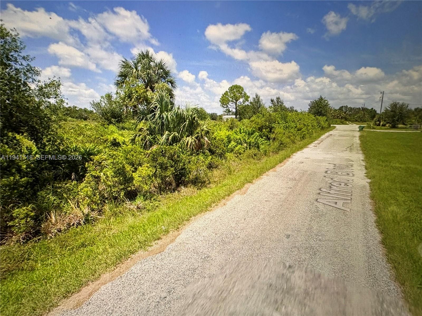 Charlotte Ranchettes Punta Gorda, FL 33982 - Photo 2 of 2 a view of a yard with plants