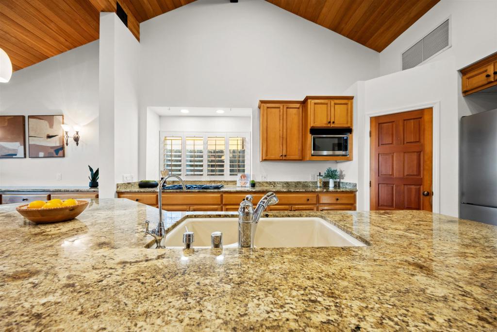 1062 Monterey Vista Way Encinitas, CA 92024 - Photo 32 of 70