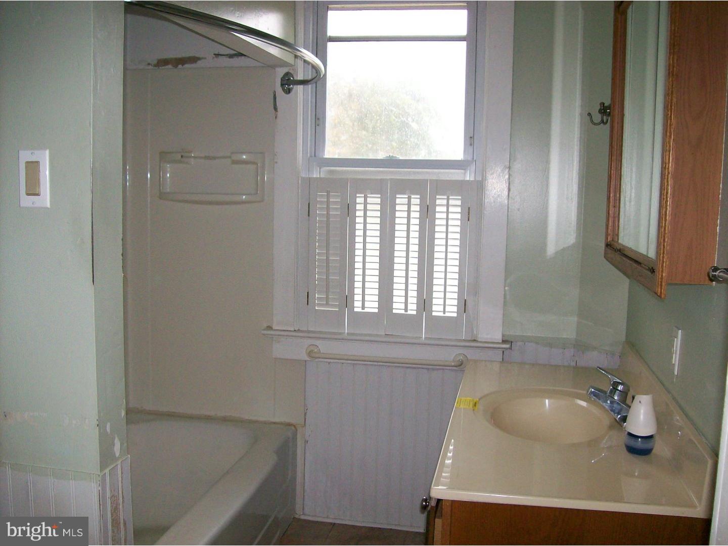 115 Jefferson Street Riverside, NJ 08075 - Photo 12 of 17 Bathroom