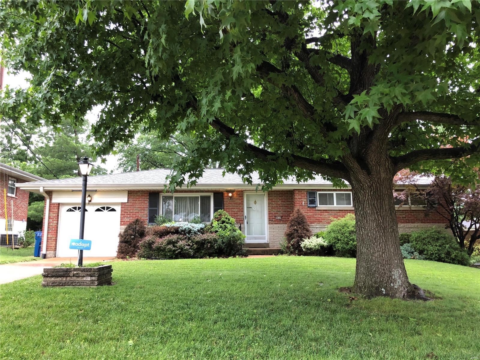 9839 Ridgely Lane St. Louis, MO 63123 - Photo 1 of 27 Gallery Image 1